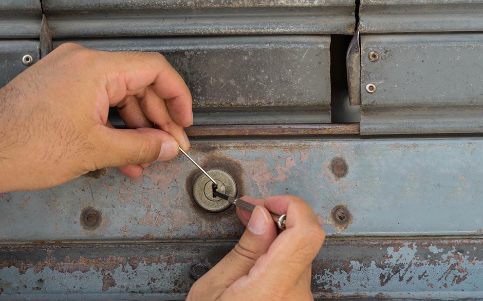 ouvrir une porte sans clé Vernouillet